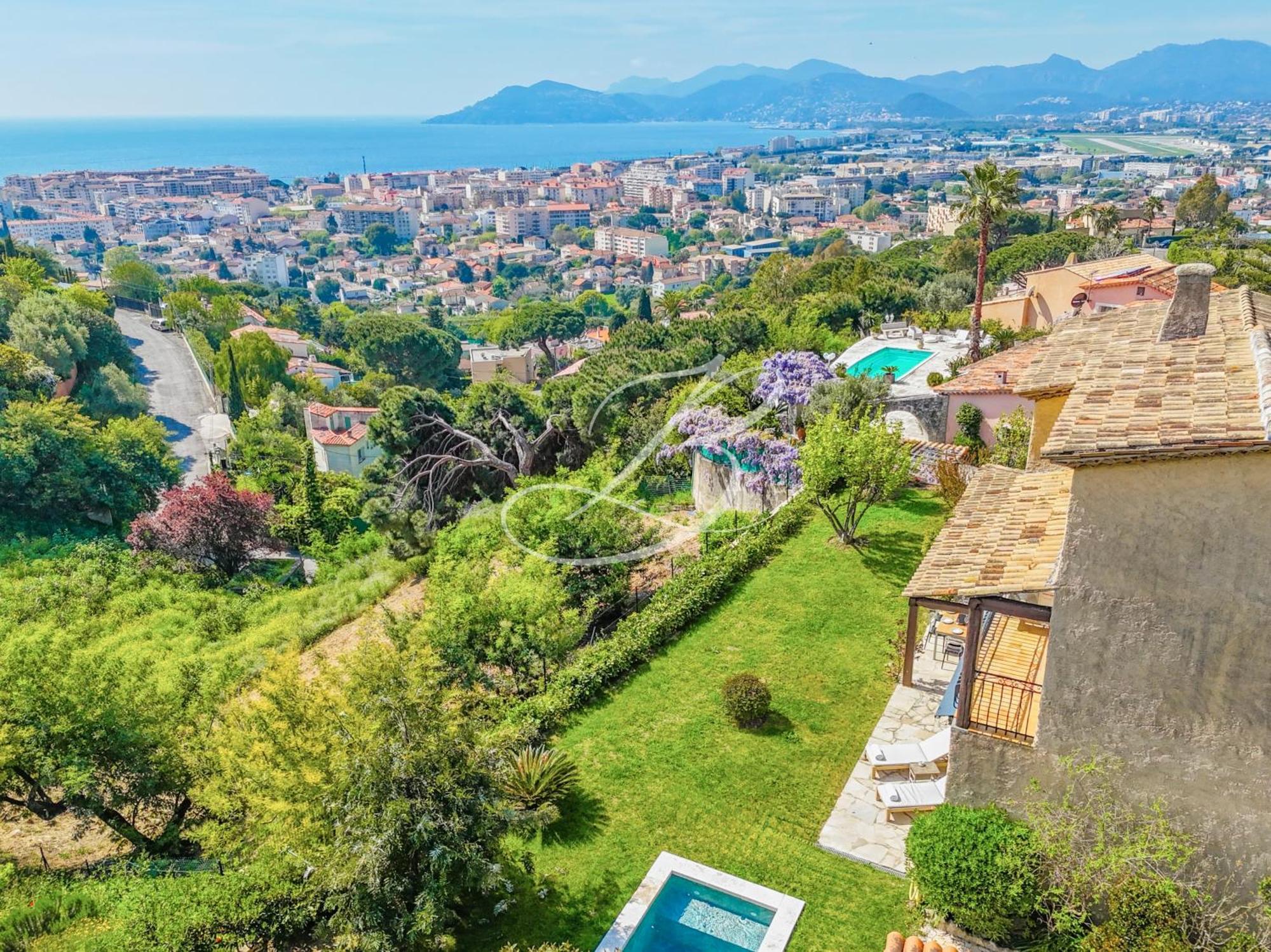 Blue Horizon - Panoramic Pools *